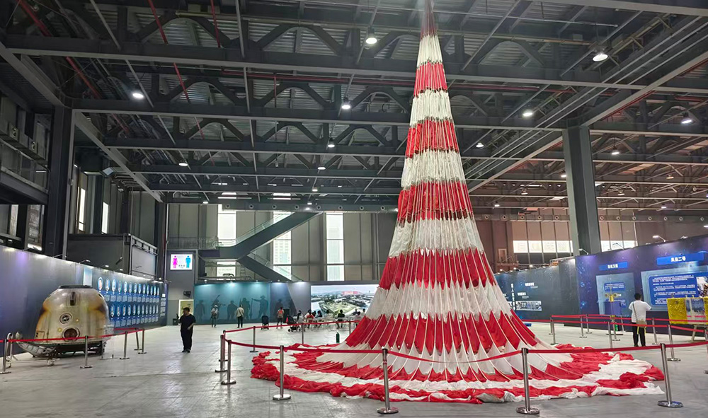 返回舱与降落伞