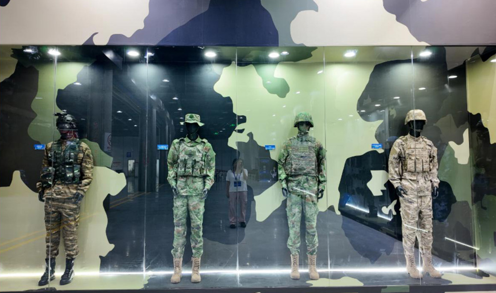 服装与装具展示